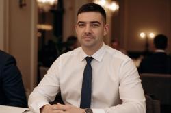 Лев Ефремов